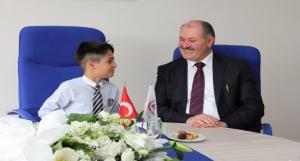 Milli Eğitim Müdürü Erol Bozkurt, 23 Nisanda Makamını Yarının Büyükleriyle Paylaştı