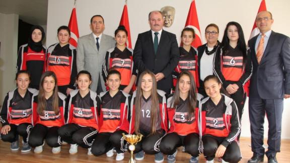Genç Kızlar Futsal Ankara Şampiyonlarından Ziyaret