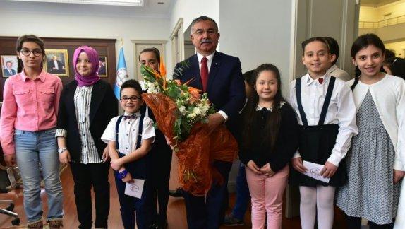 23 Nisan Çocukları Milli Eğitim Bakanı İsmet Yılmazı Ziyaret Etti