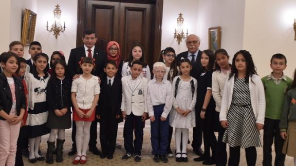 Çankaya Köşkü´nde Bir İlk Daha: Başbakan Ahmet Davutoğlu 23 Nisan da Çocukları İlk Kez Kabul Etti