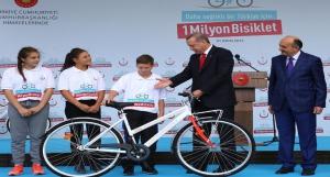 1 Milyon Bisiklet Kampanyası Cumhurbaşkanlığı Külliyesinde Başladı