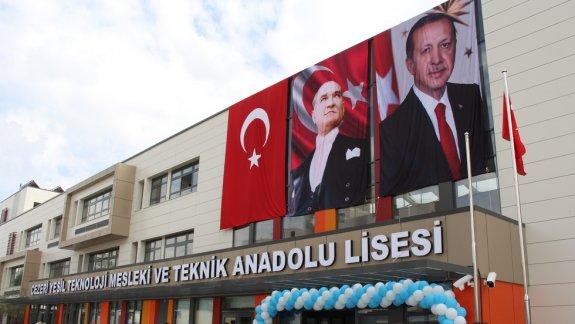 Türkiyenin İlk Yenilenebilir Enerji Lisesi Açıldı