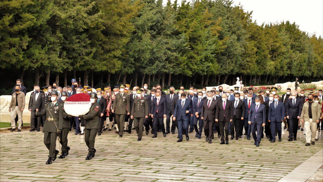Ankara'mızın Başkent Oluşunun 98. Yıl Dönümü Anıtkabir ve İkinci TBMM'deki Törenlerle Kutlandı